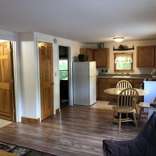 Salmon cottage Sebago West Shore Cottages