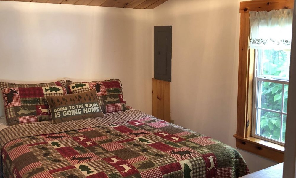 Salmon cottage Sebago West Shore Cottages